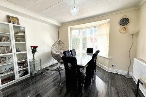 20 Edilom Road, Manchester, M8 4HZ