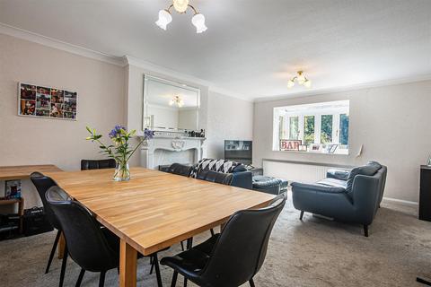 9 Dore Close, Sheffield, S17 3PU