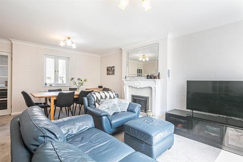 9 Dore Close, Sheffield, S17 3PU