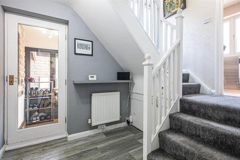 9 Dore Close, Sheffield, S17 3PU
