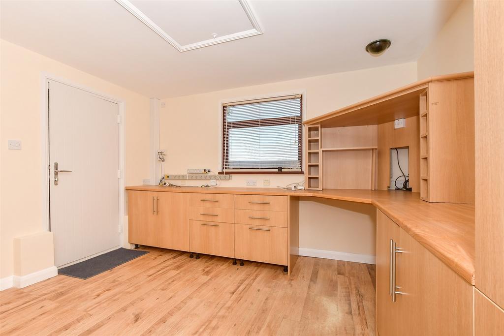 Outbuilding/Office
