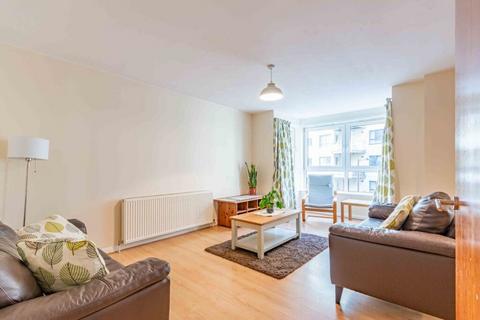 2 bedroom flat to rent, 2096L Portland Gardens, Edinburgh, EH6 6NJ
