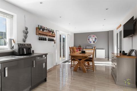 undefined, Crump Way, Evesham WR11