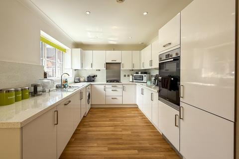 4 bedroom detached house for sale, Whittucks Road, Bristol BS15