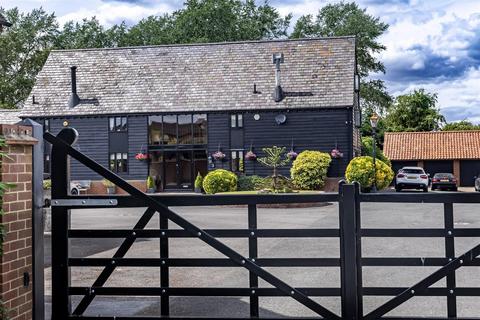4 bedroom barn conversion for sale, Barns Court, Harlow