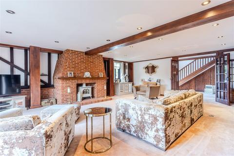 4 bedroom barn conversion for sale, Barns Court, Harlow