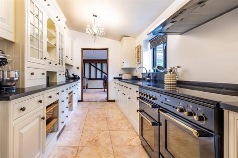 4 bedroom barn conversion for sale, Barns Court, Harlow