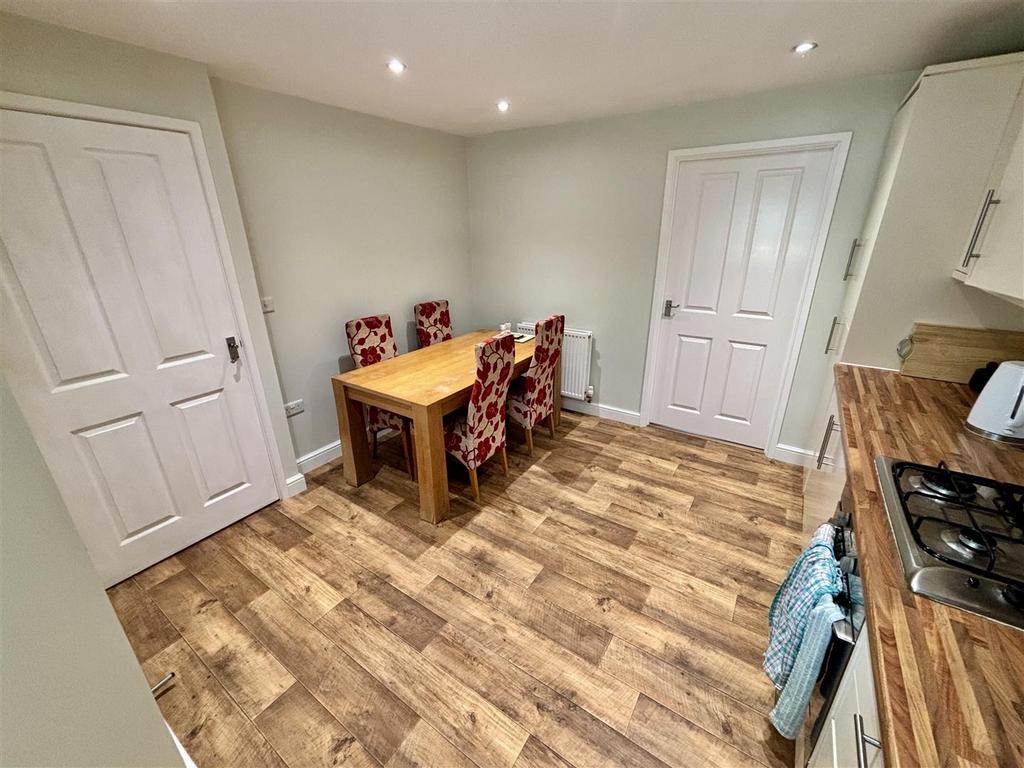Open Plan Kitchen and Dining Room