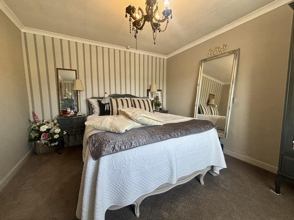 Front bedroom 1