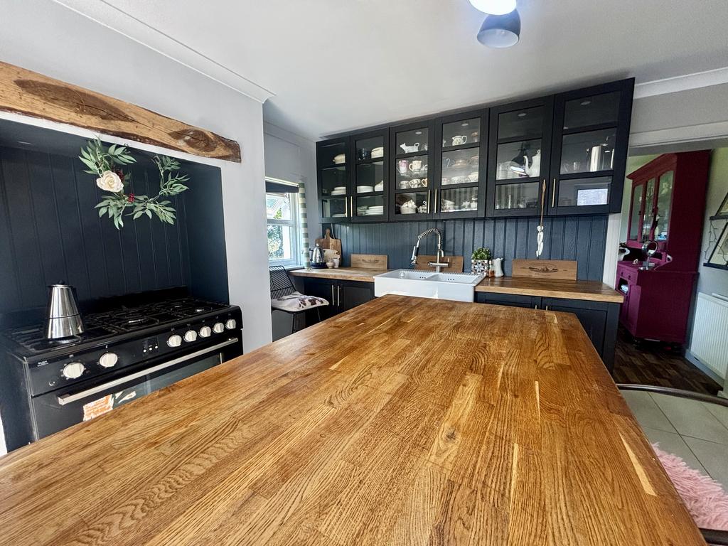 Kitchen (second image)