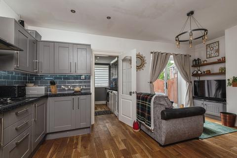3 bedroom semi-detached house for sale, Thirlmere Road, West Yorkshire WF12