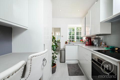 3 bedroom flat for sale, Finchley Road, Greater London NW11