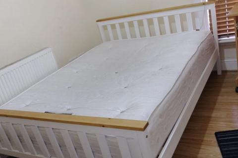 1 bedroom in a house share to rent, Barking Road, London