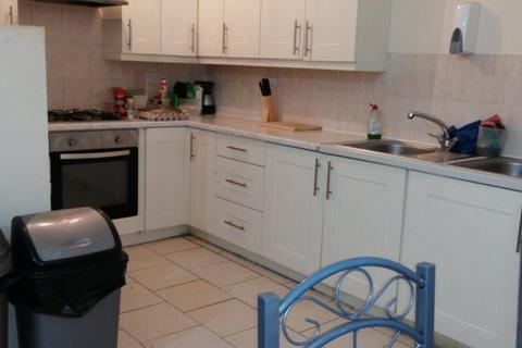 1 bedroom in a house share to rent, Barking Road, London