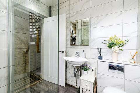 2 bedroom end of terrace house for sale, Blackburn Road, Bolton BL7