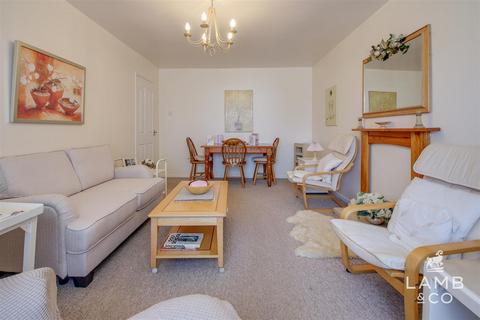 207 Constable Avenue, Clacton-on-sea, CO16 8XE