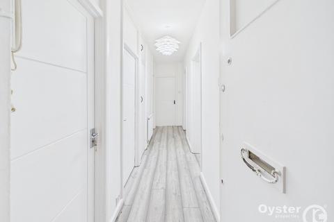 undefined, High Road, London, N12