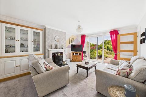 3 Hillview Close, Rowhedge, Colchester, CO5 7HS
