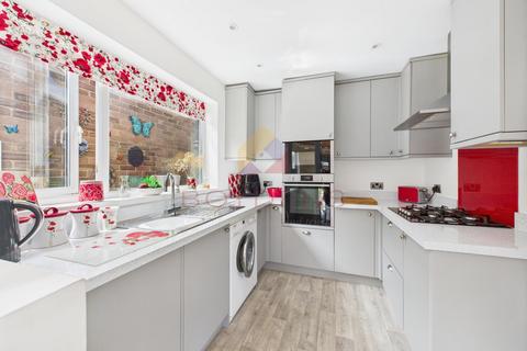3 Hillview Close, Rowhedge, Colchester, CO5 7HS