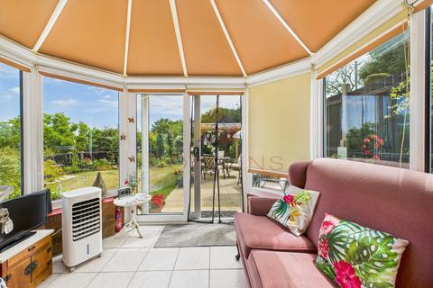 3 Hillview Close, Rowhedge, Colchester, CO5 7HS