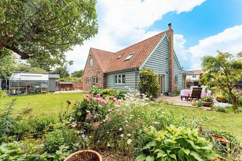 4 bedroom detached house for sale, Norwich Road, Dereham