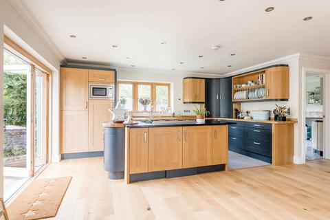 4 bedroom detached house for sale, Norwich Road, Dereham