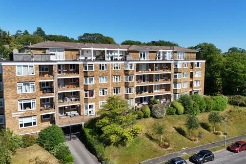 2 bedroom flat for sale, Monterey Court, Varndean Park Estate