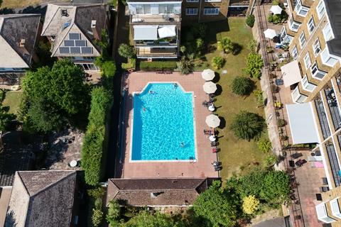 2 bedroom flat for sale, Monterey Court, Varndean Park Estate