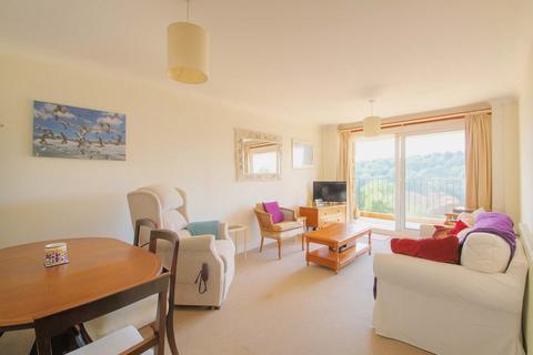 2 bedroom flat for sale, Monterey Court, Varndean Park Estate