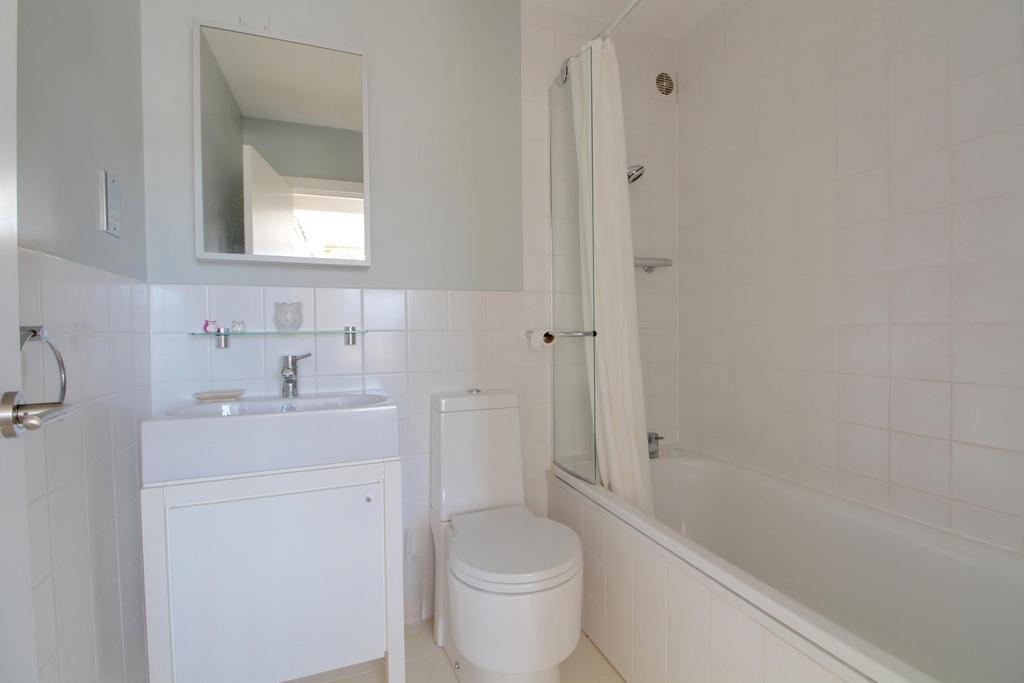 En Suite to bedroom 2