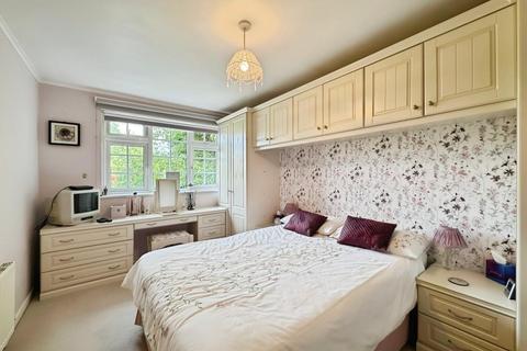 3 bedroom semi-detached house for sale, Muirfield Close, Wilmslow