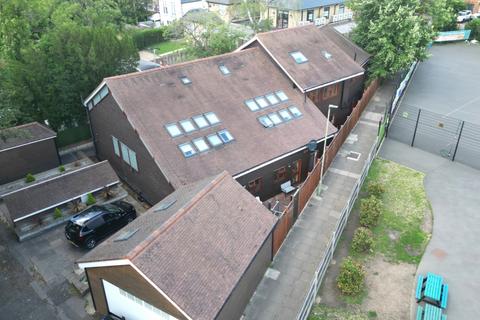 Flat share to rent, 20 Church Terrace, London NW4
