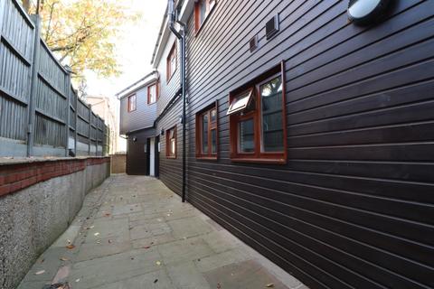 Flat share to rent, 20 Church Terrace, London NW4