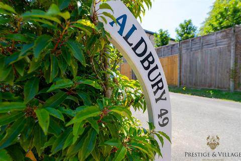 undefined, Aldenham Avenue, Radlett