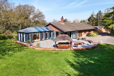 4 bedroom detached bungalow for sale, Brick Kiln Lane, Norwich NR14