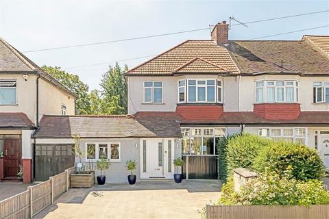 4 bedroom end of terrace house for sale, Pitfold Road, London SE12