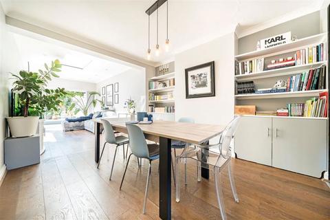 96 Pitfold Road, London, SE12 9HY