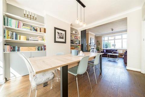 96 Pitfold Road, London, SE12 9HY