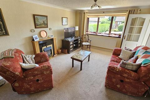 35 Juniper Gardens, Bingham, Nottingham, NG13 8UA
