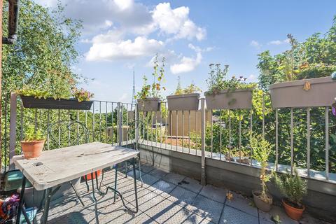 3 bedroom flat for sale, Jasper Road, London, SE19