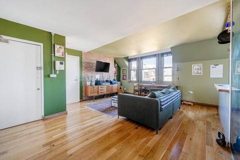 3 bedroom flat for sale, Jasper Road, London, SE19