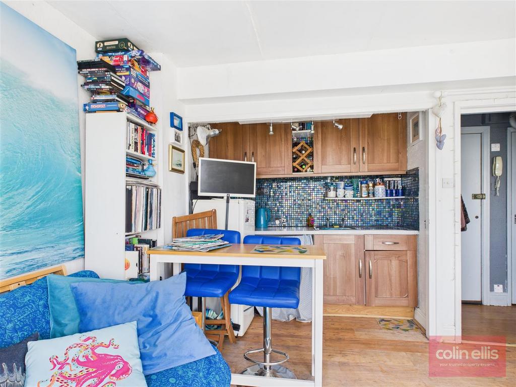 CAM05075 G0-PR0139-STILL002.jpg