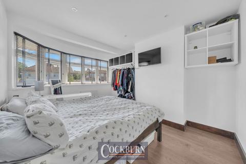 5 Molescroft, London, SE9 3JU