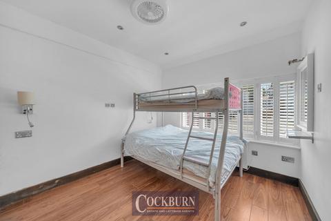 5 Molescroft, London, SE9 3JU