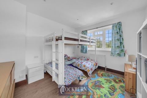 5 Molescroft, London, SE9 3JU