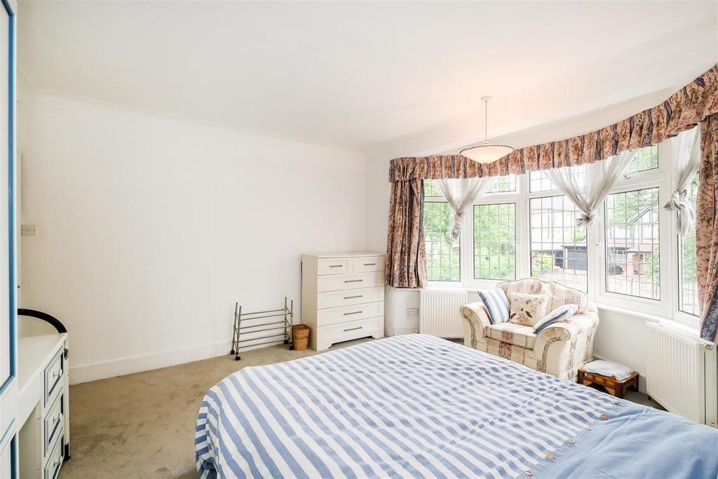 87 Woodford Road-2.jpg