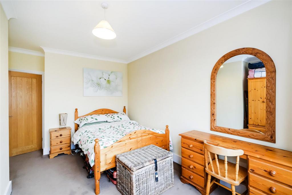 87 Woodford Road-7.jpg