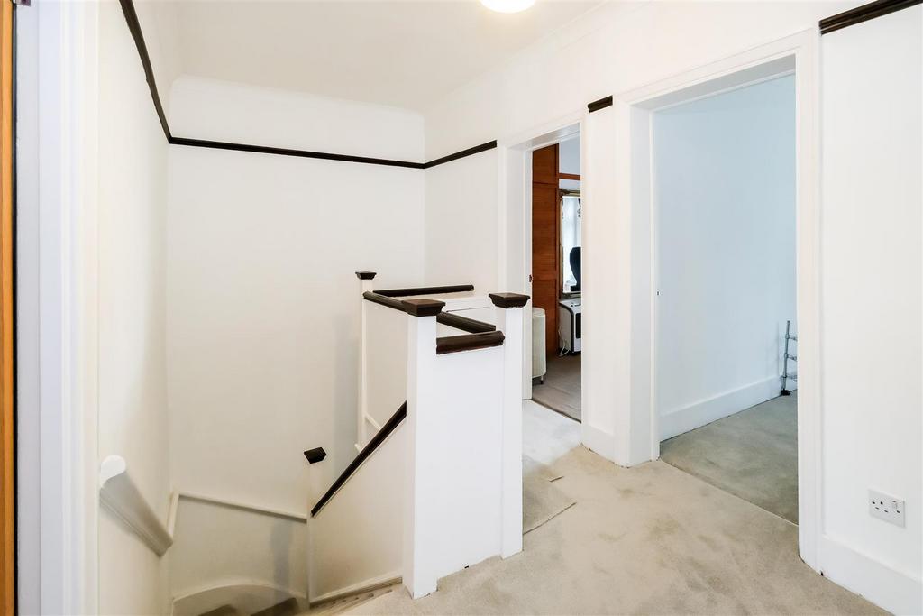 87 Woodford Road-3.jpg