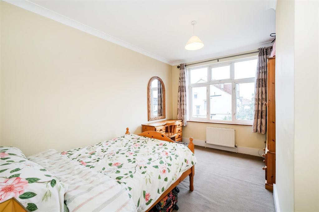 87 Woodford Road-6.jpg