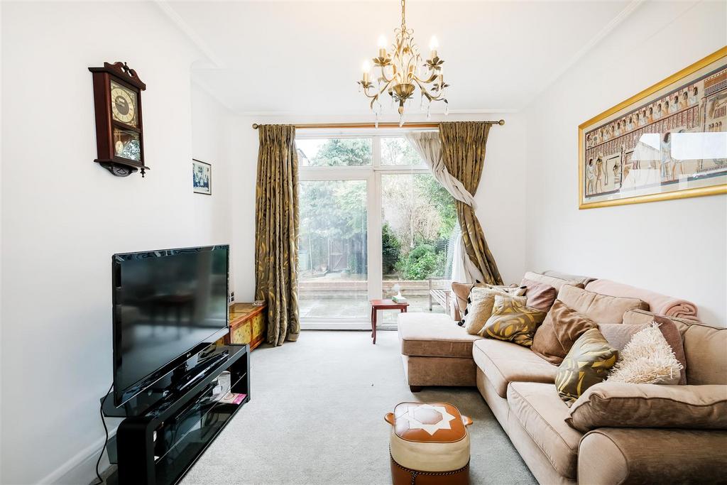 87 Woodford Road-19.jpg